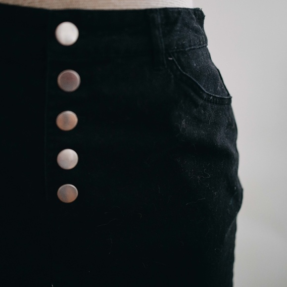 Forever 21 / Button Front Black Mini Skirt - Picture 2 of 3